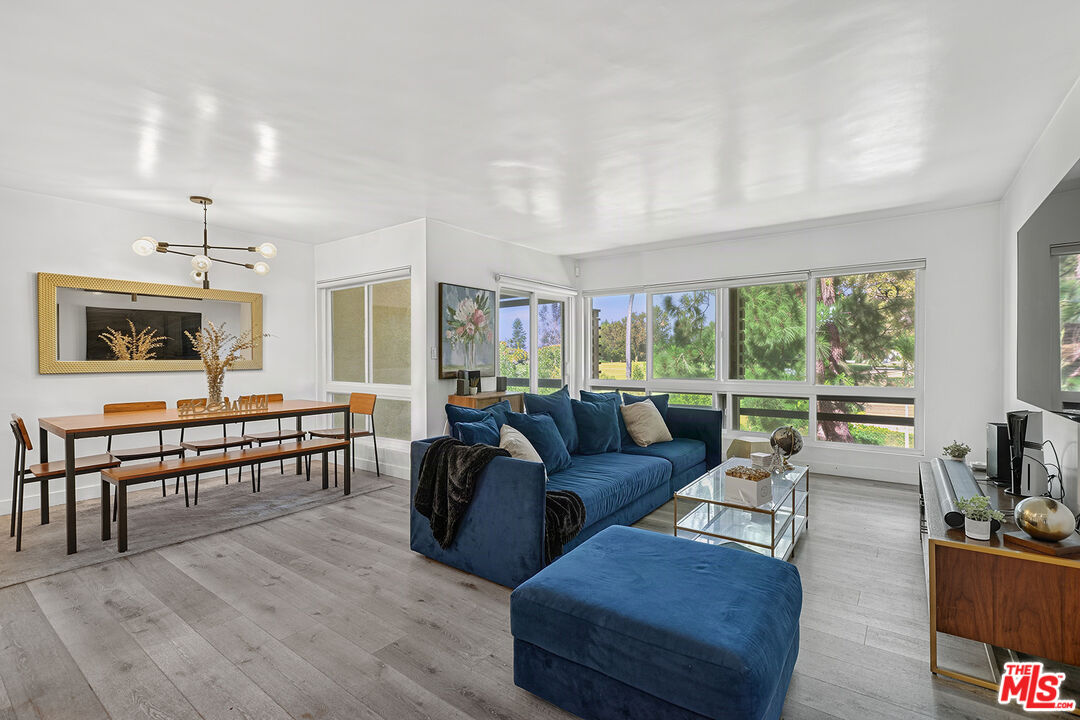 6250 Buckingham Unit: 201