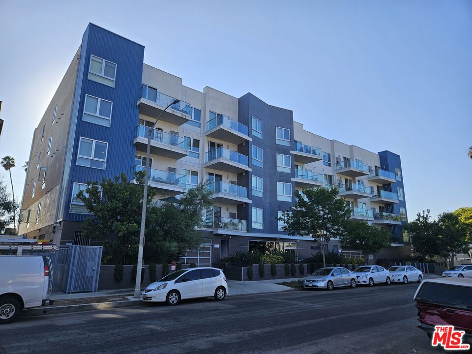105 S Mariposa Ave Unit: 403