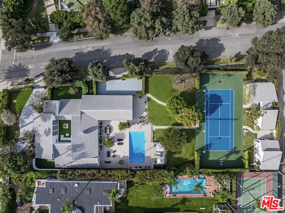 624 N Beverly Dr