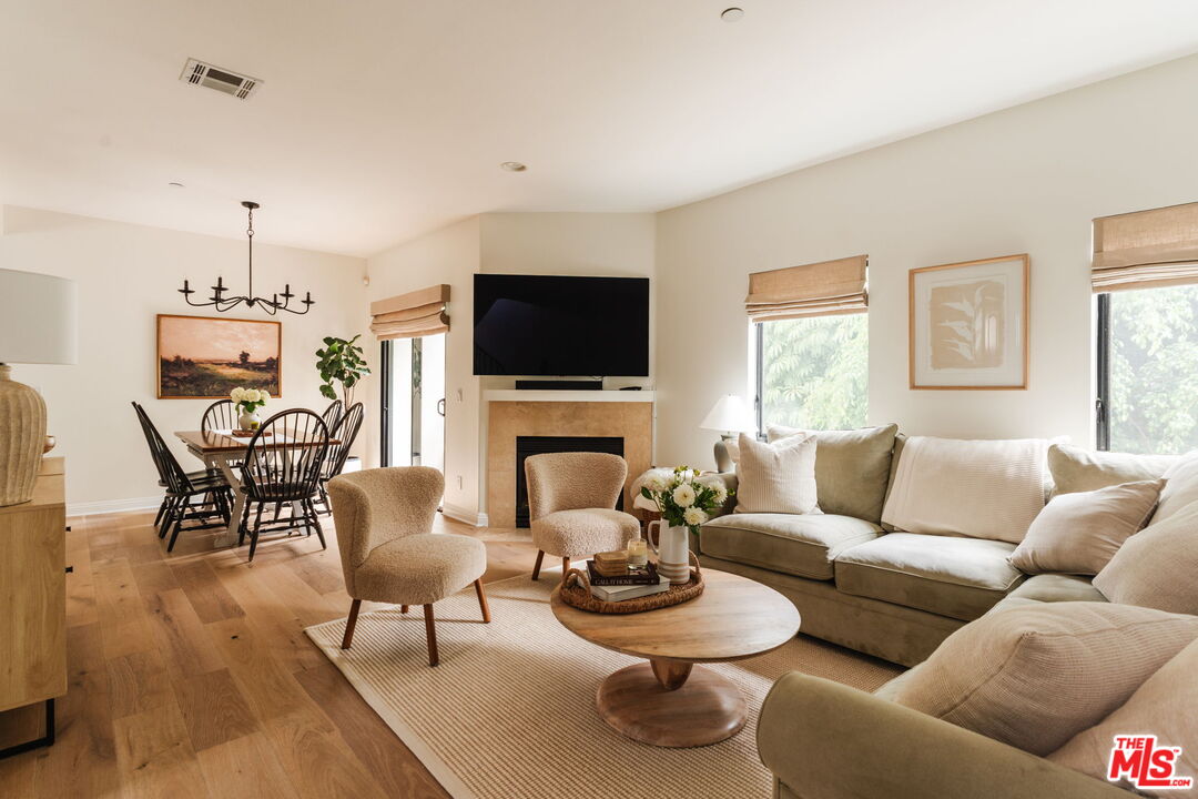 14322 Dickens St Unit: 4