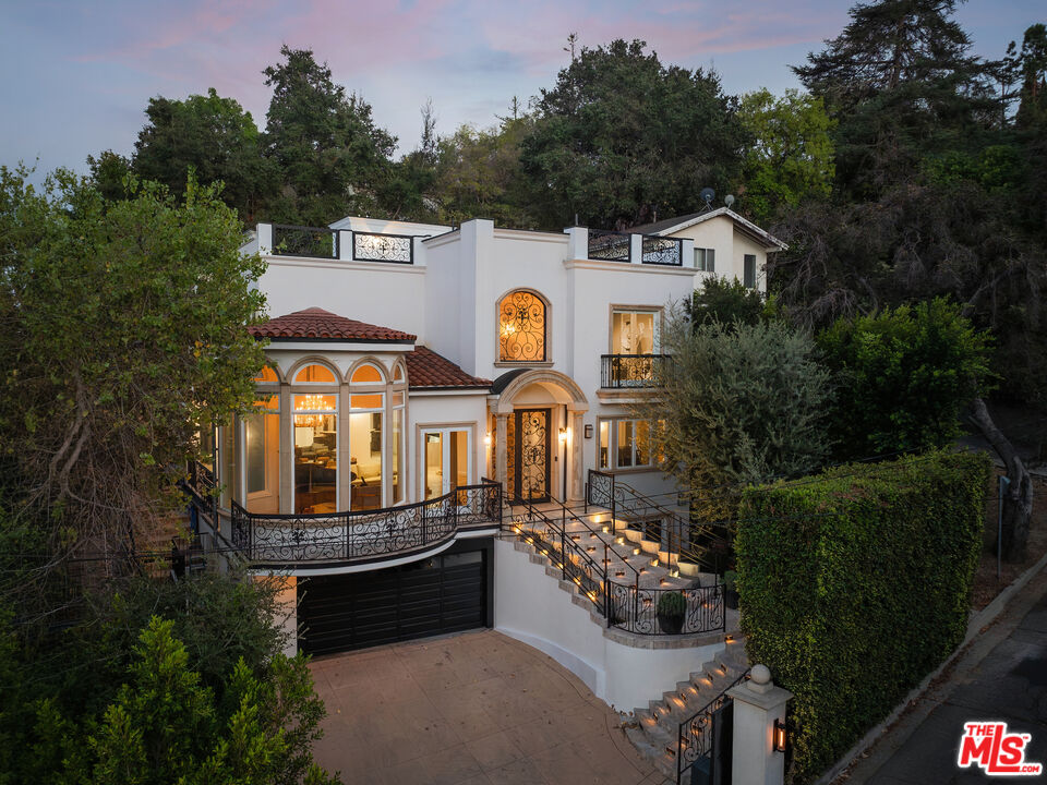 3932 Blue Canyon Dr