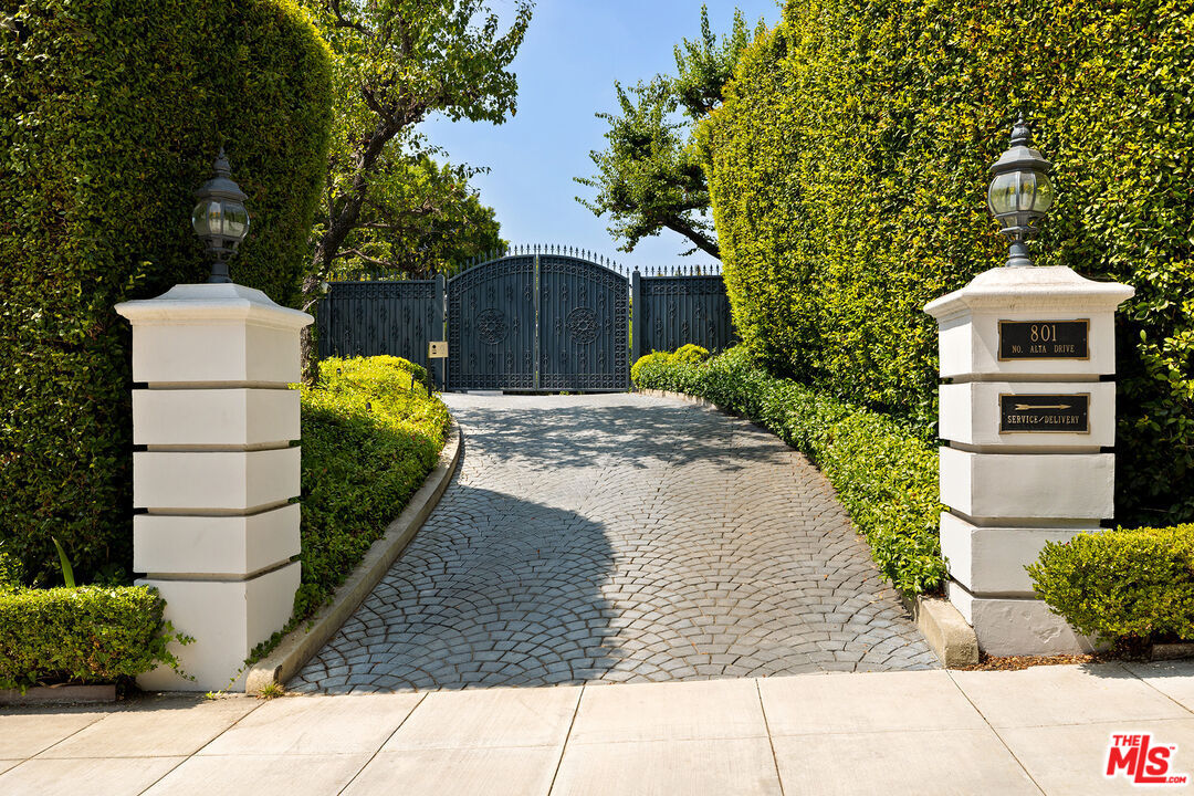 801 N Alta Dr