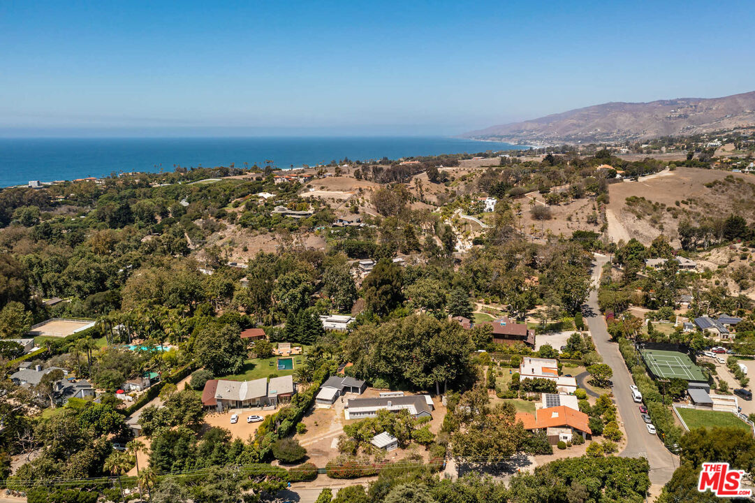 6225 Bonsall Dr