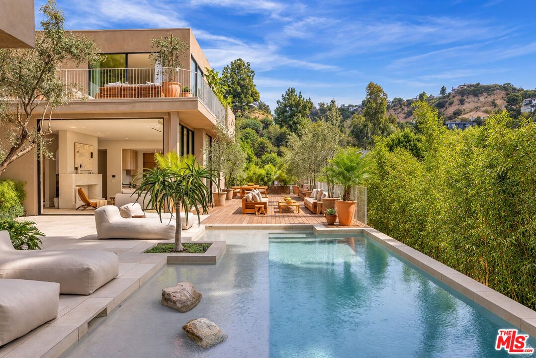 2267 Betty Ln