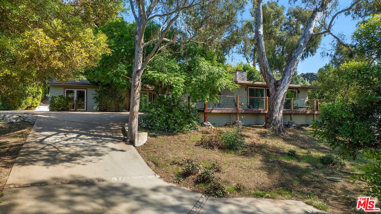 6100 Bonsall Dr