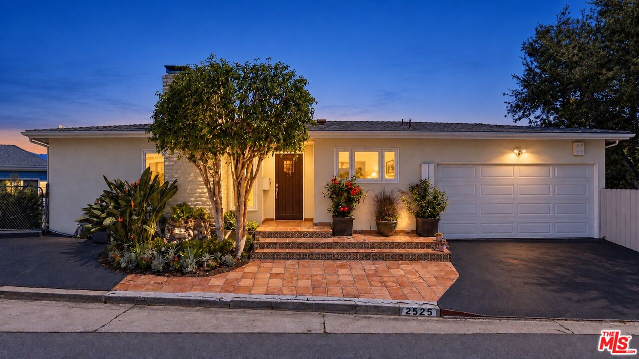 2525 Ivanhoe Dr