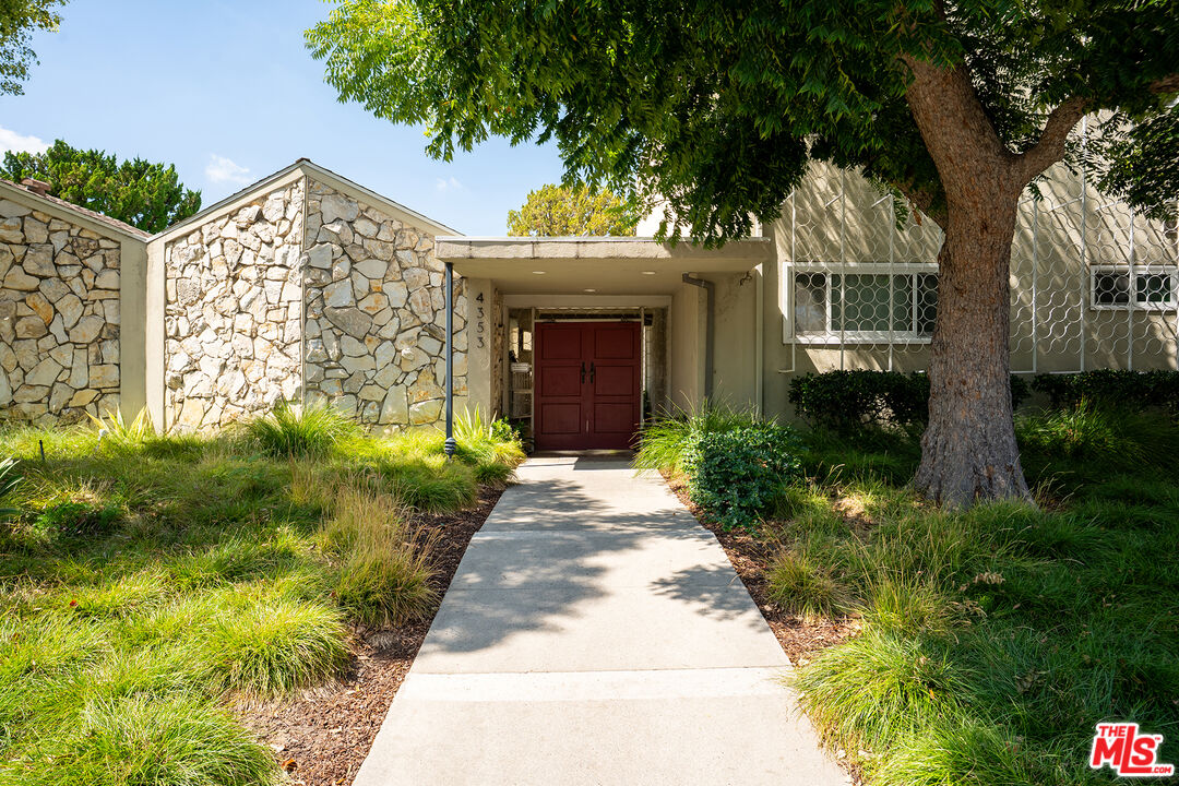 4353 Colfax Ave Unit: 24