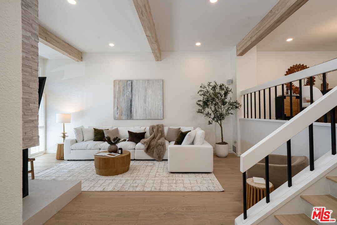 1535 Michael Ln