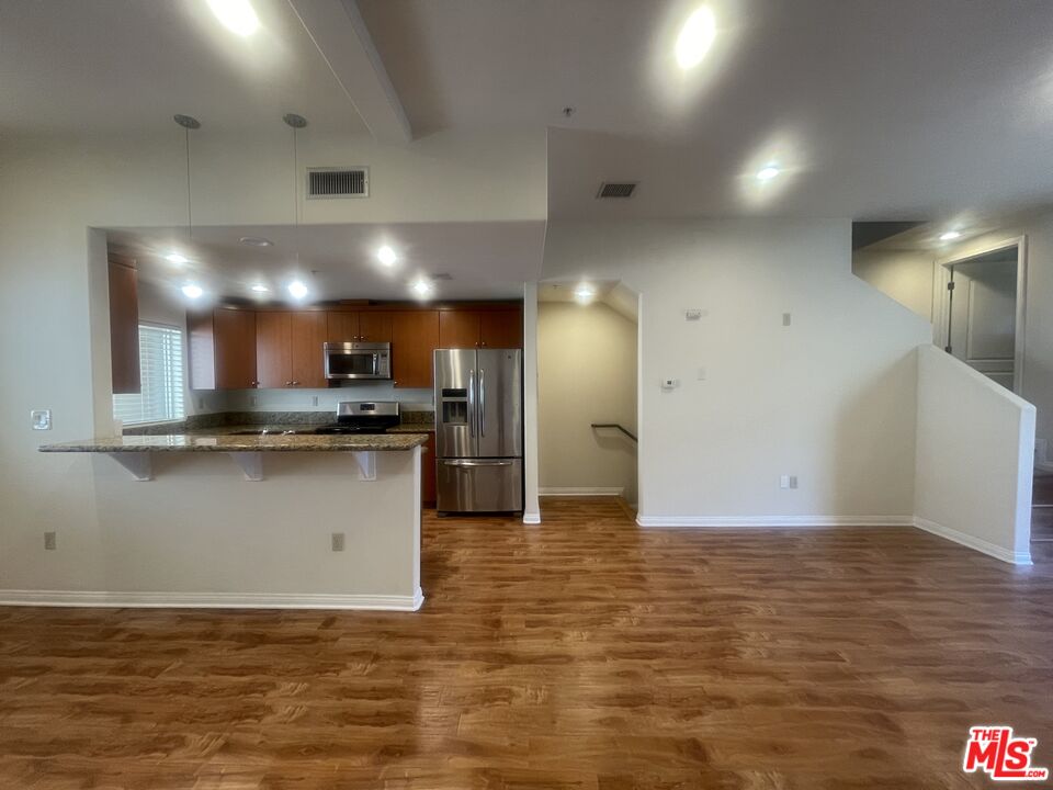 15024 Magnolia Blvd Unit: 104