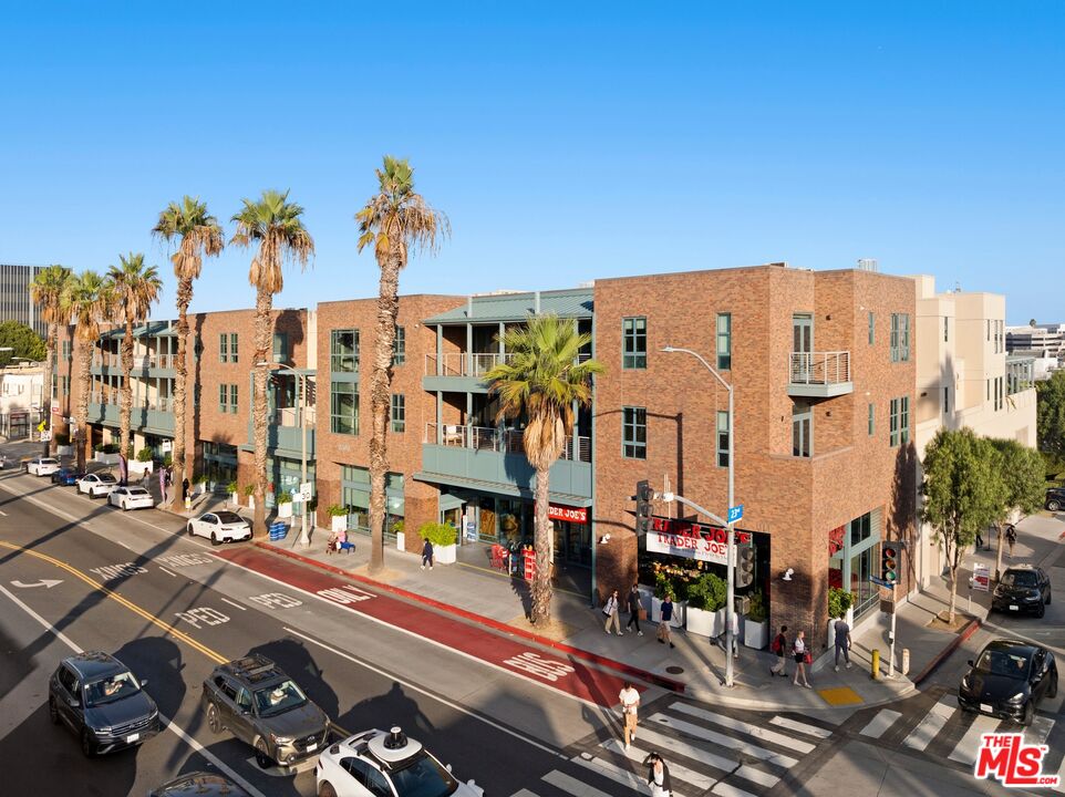 2300 Wilshire Blvd Unit: 201