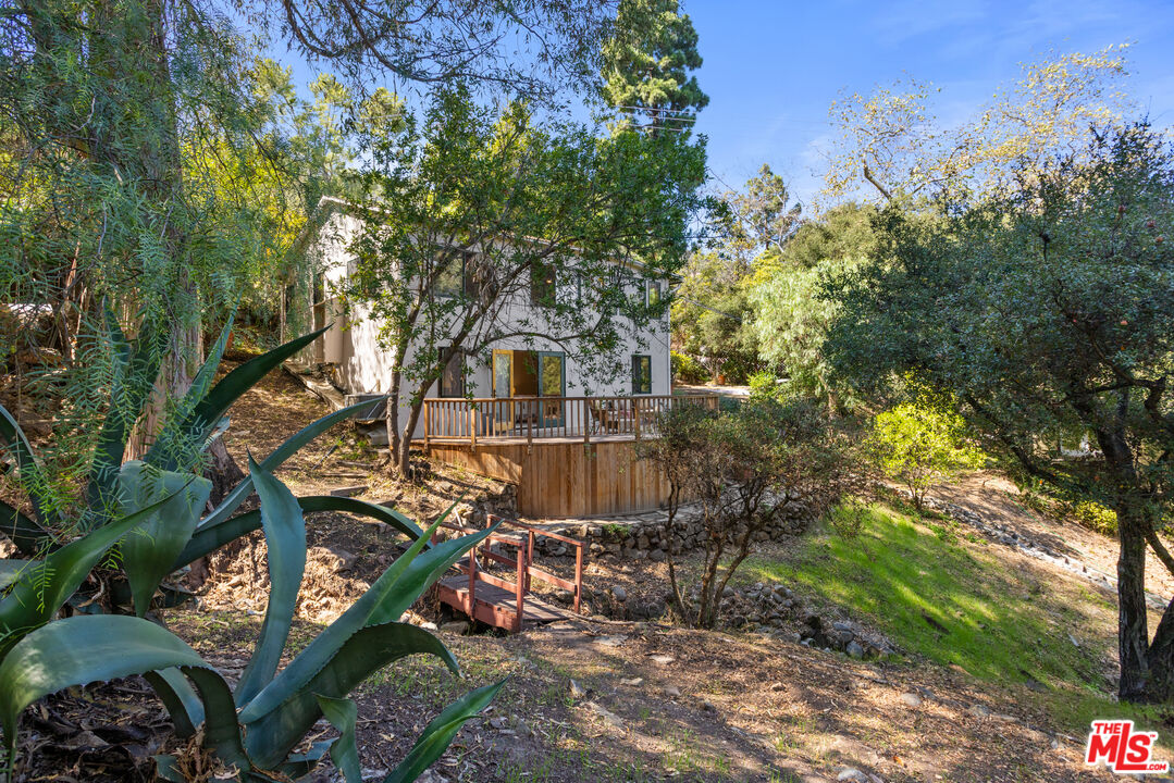 1239 Fernwood Pacific Dr
