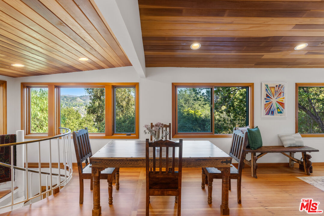 1239 Fernwood Pacific Dr