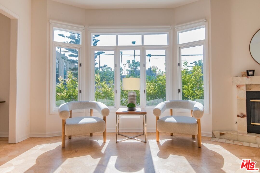 1044 5th St Unit: 202