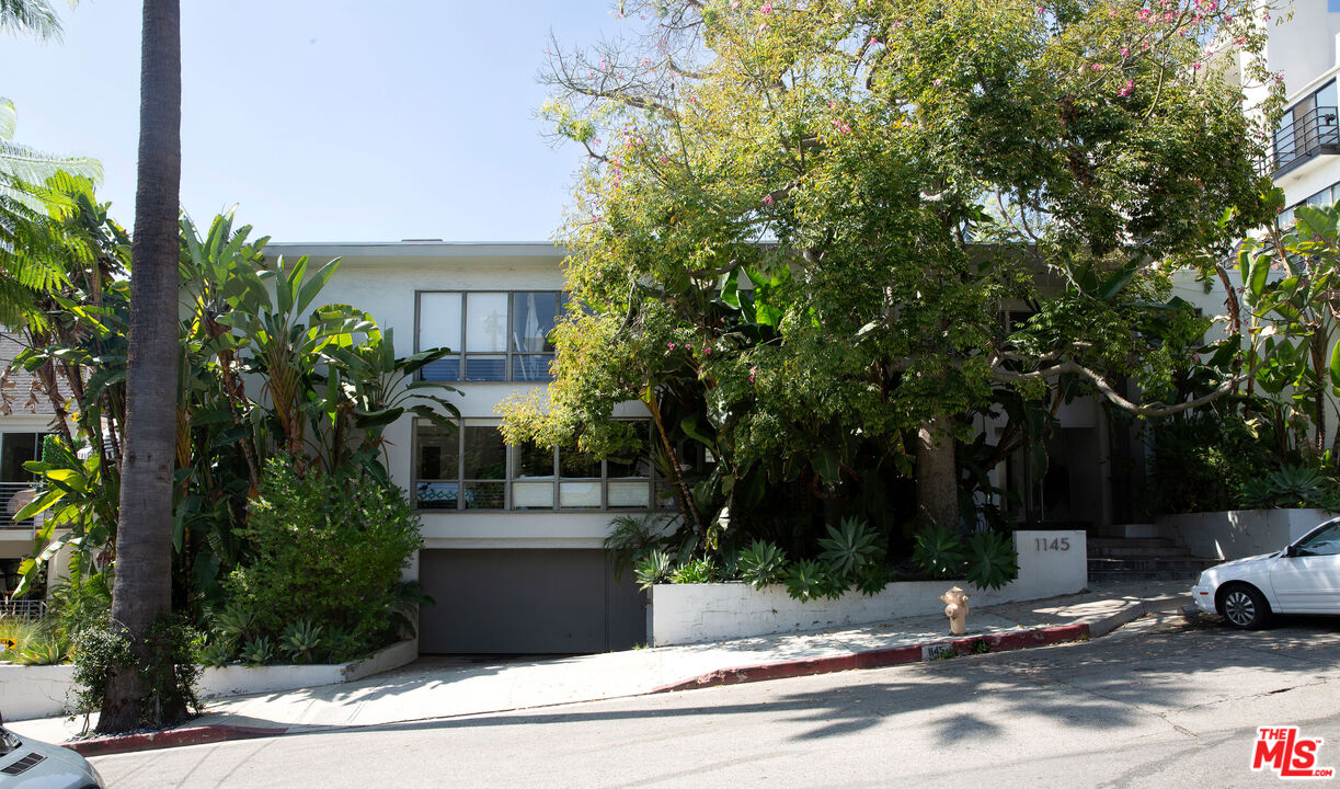 1145 Larrabee St Unit: 10