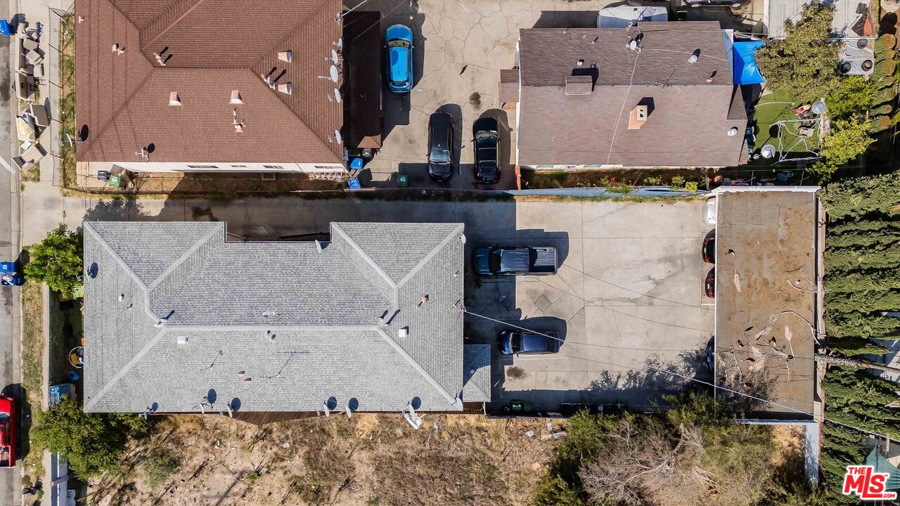 13125 Vanowen St