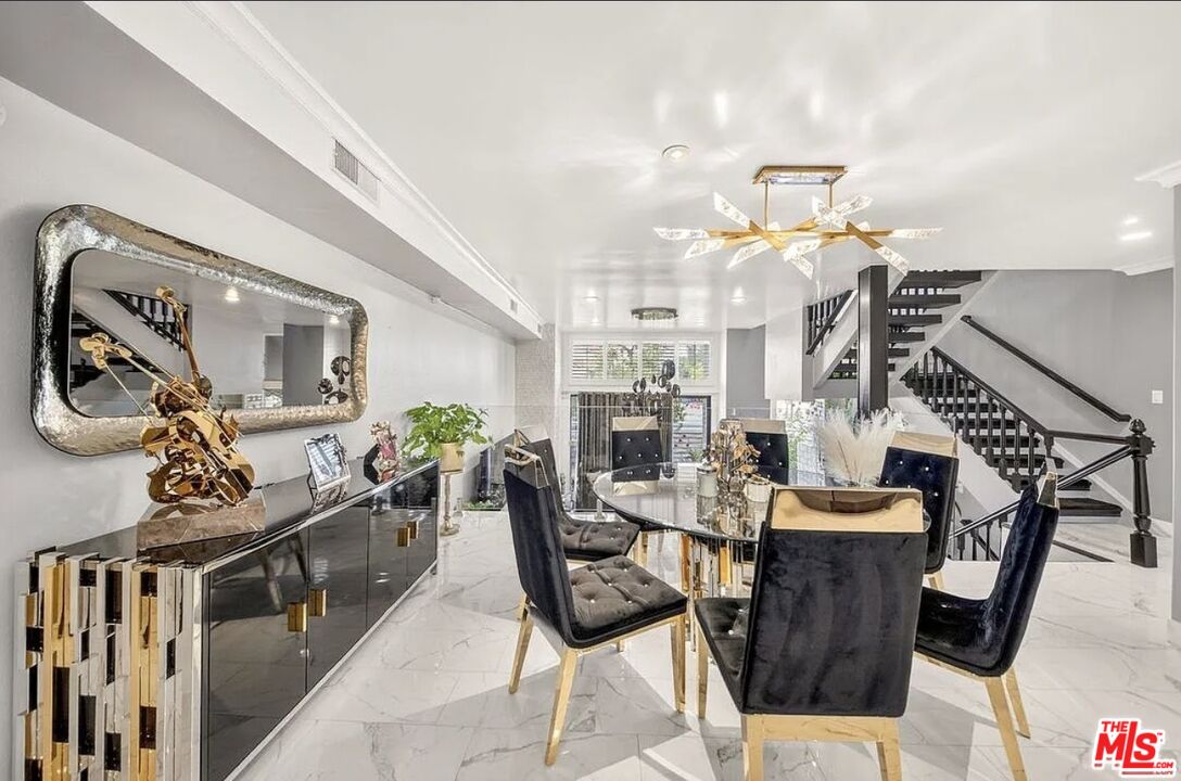 5305 White Oak Ave Unit: F