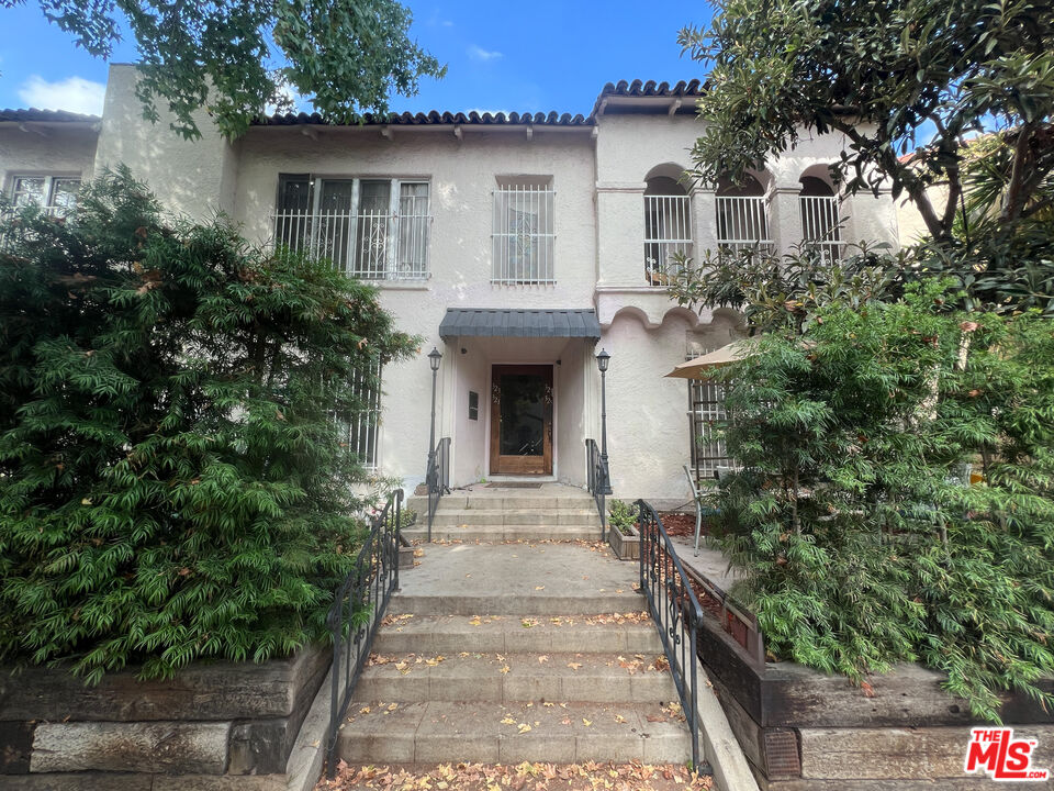 321 N Sycamore Ave