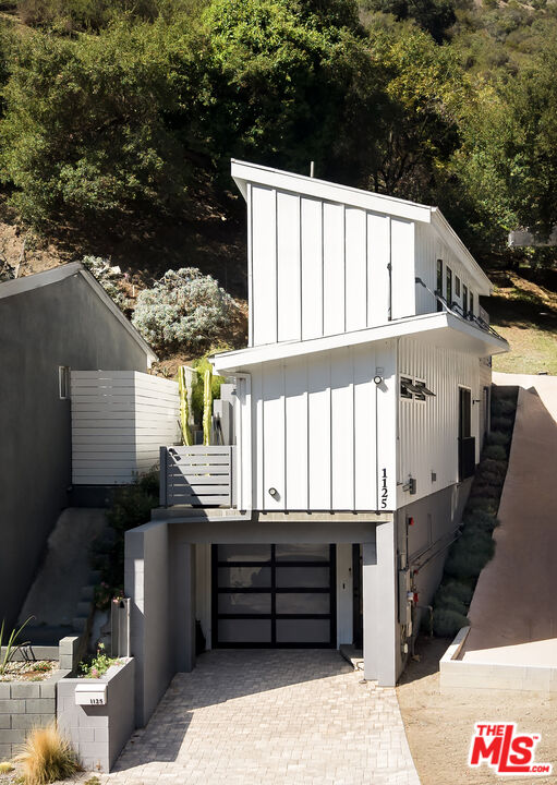 1125 N Beverly Glen Blvd