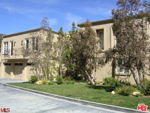 14465 MULHOLLAND DR