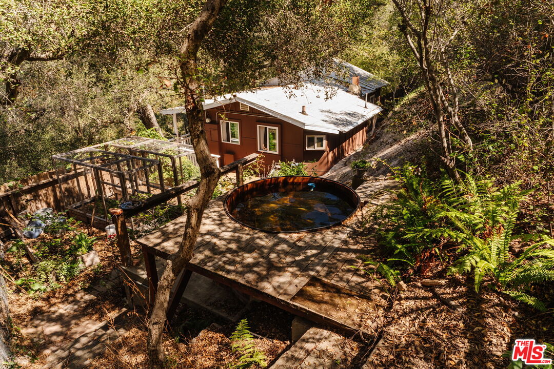 1237 Old Topanga Canyon Rd