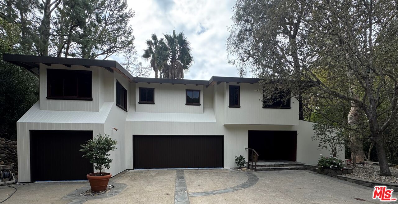 6377 Via Escondido Dr