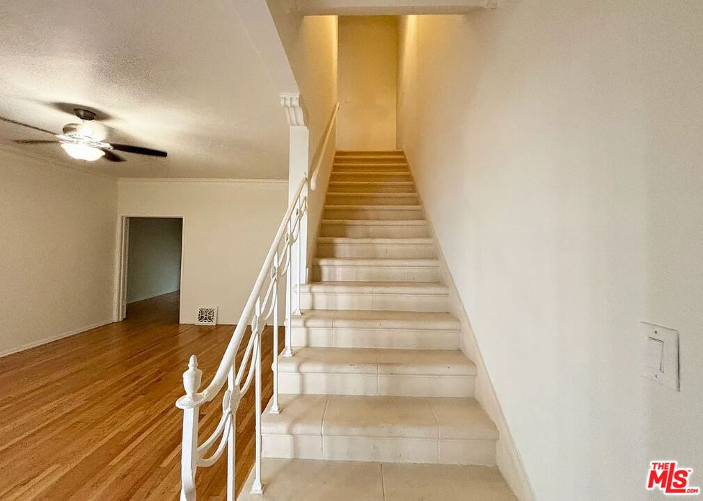 128 S Palm Dr