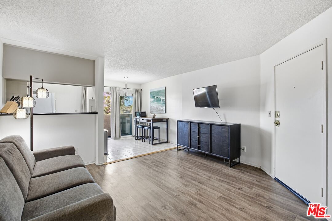 3600 Bagley Ave Unit: 209