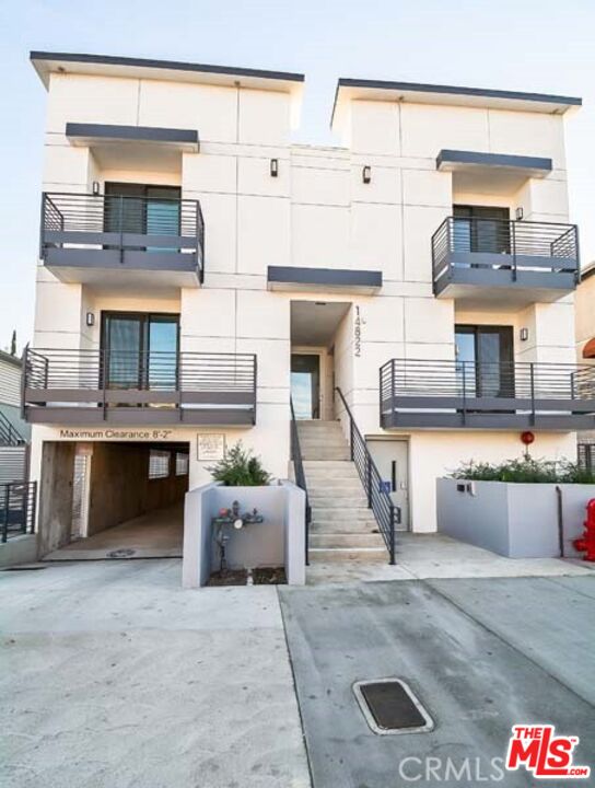 14822 Magnolia Blvd Unit: 105