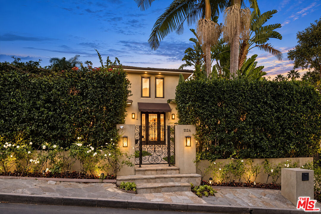 1124 Sierra Alta Way