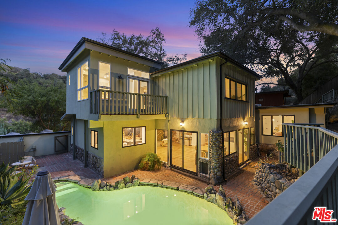 1367 Oakwood Dr