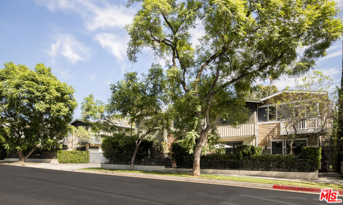 2020 Holly Dr Unit 3