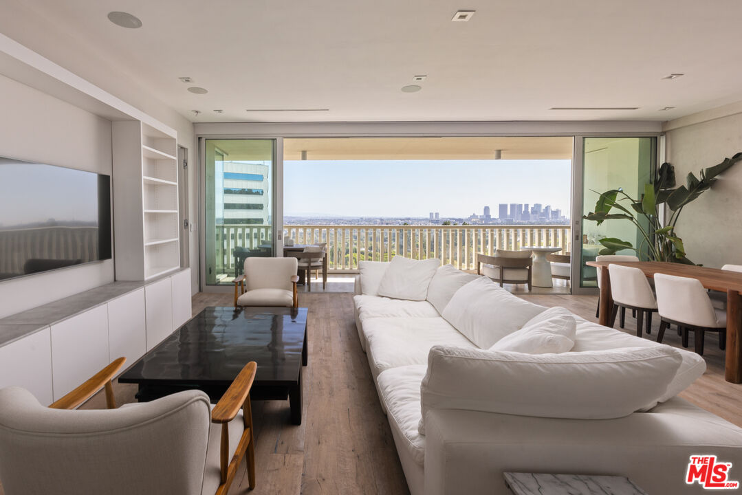 9255 Doheny Rd Unit: 704