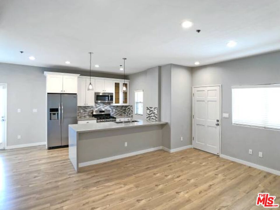 10560 SANTA MONICA Unit: 304