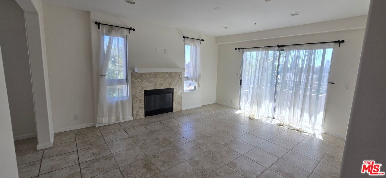 1748 Colby Ave Unit: 201