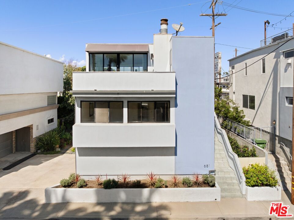681 Mildred Ave