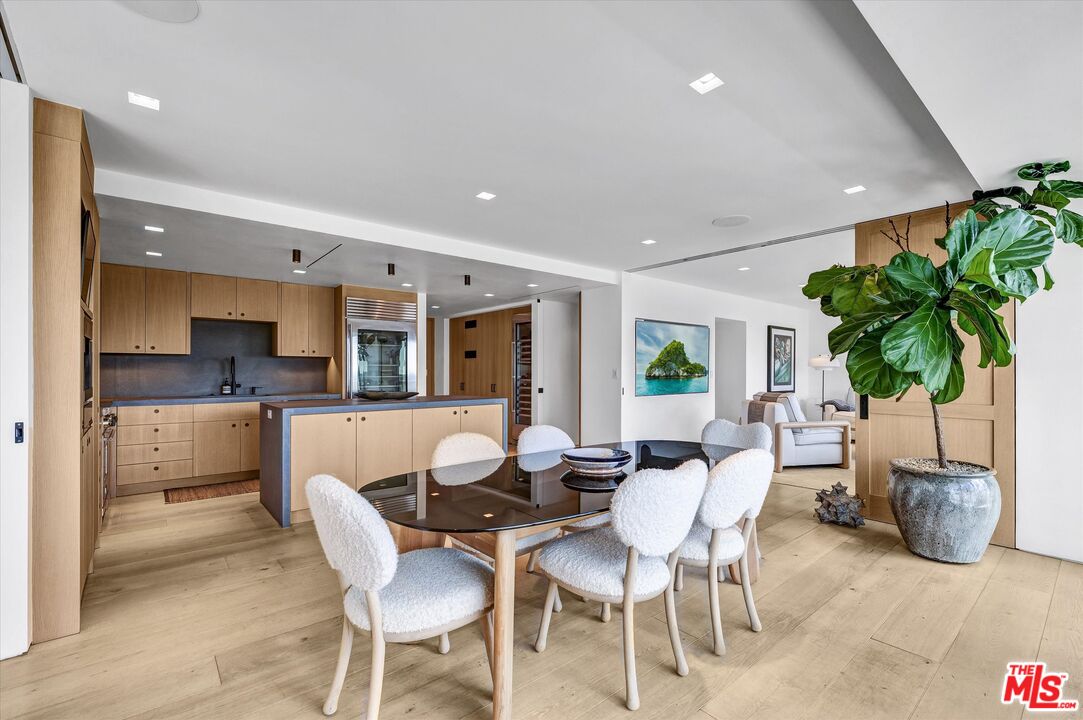 999 N Doheny Dr Unit: PH1