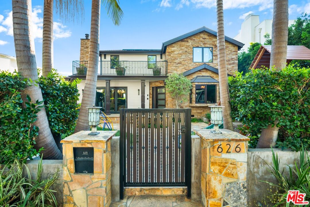 Photo of 626 14th St, Santa Monica, CA 90402
