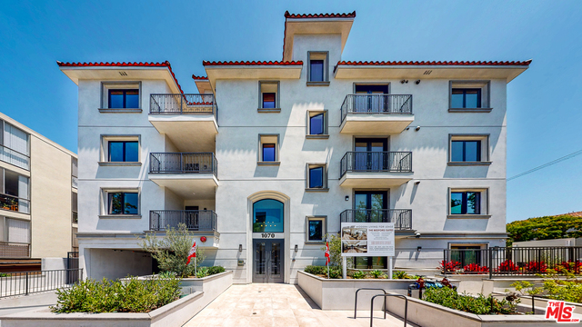1070 S Bedford St Unit: 301