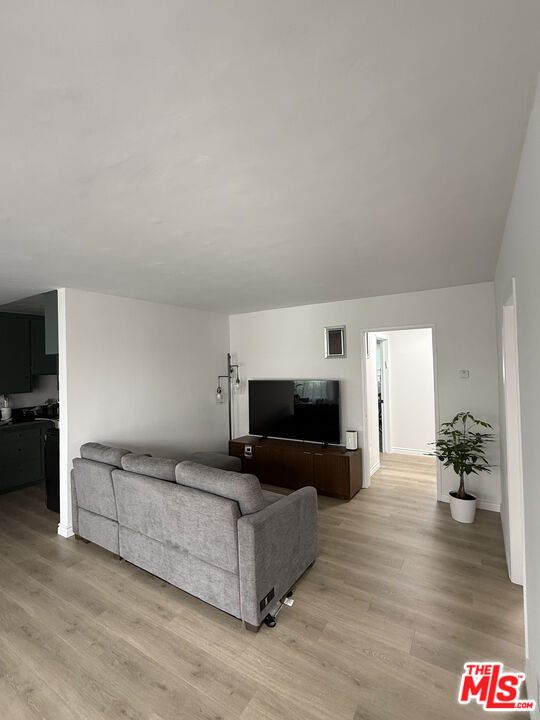 14930 Magnolia Blvd Unit: 3